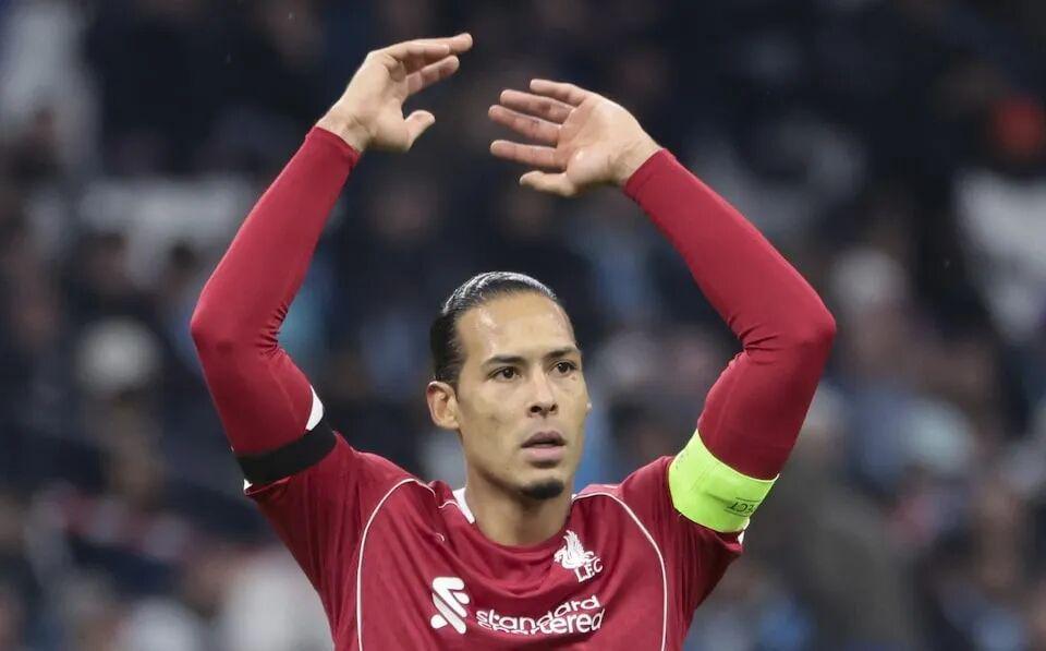 开云官方网站-真敢问！记者问斯洛特：阿隆索何时上任 范戴克回怼：太不尊重人了